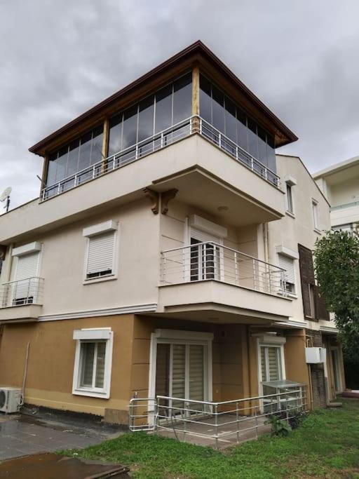 Villa Denize Yakin Genis